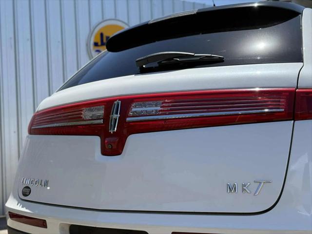 2017 Lincoln MKT Elite