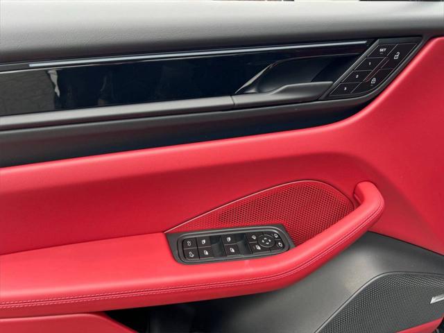 2025 Porsche Macan Electric 4S