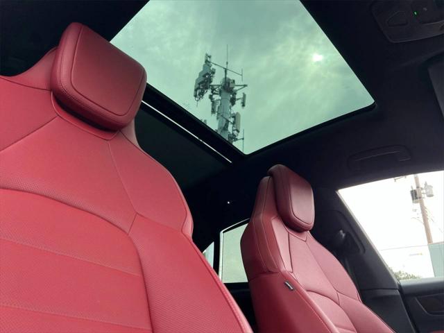 2025 Porsche Macan Electric 4S