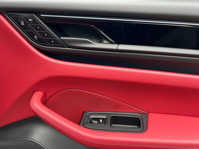 2025 Porsche Macan Electric 4S