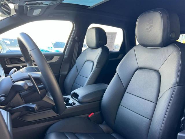 2025 Porsche Cayenne Unknown