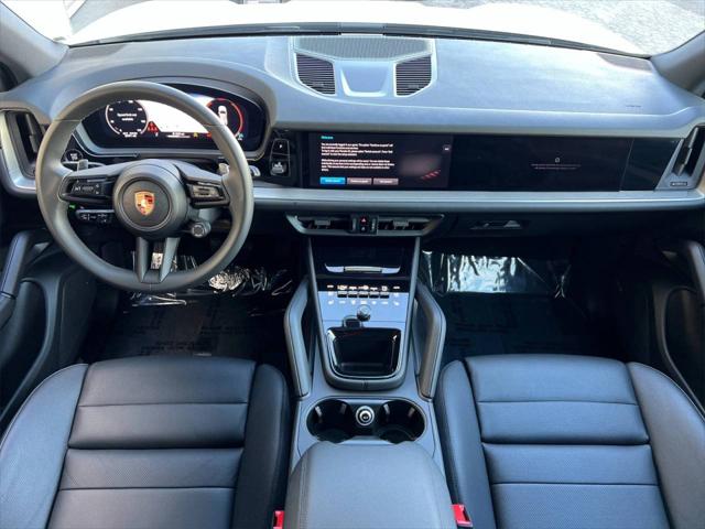 2025 Porsche Cayenne Unknown