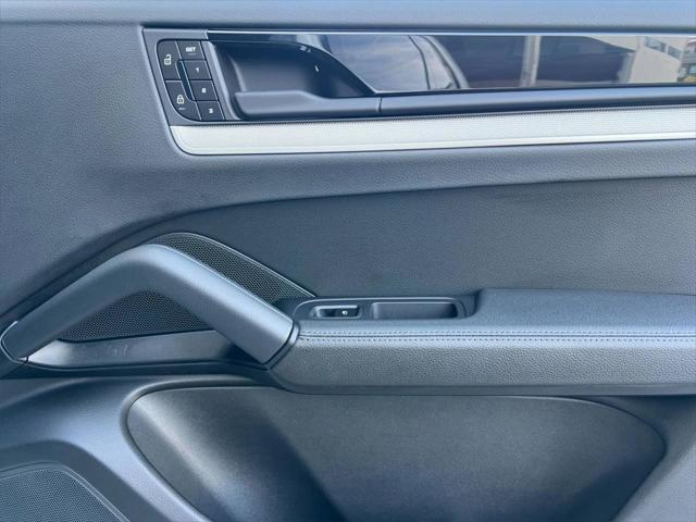 2025 Porsche Cayenne Unknown
