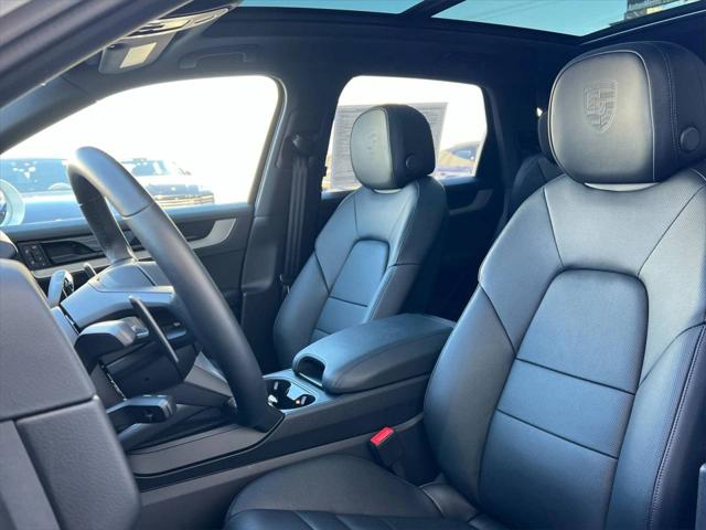 2025 Porsche Cayenne Unknown