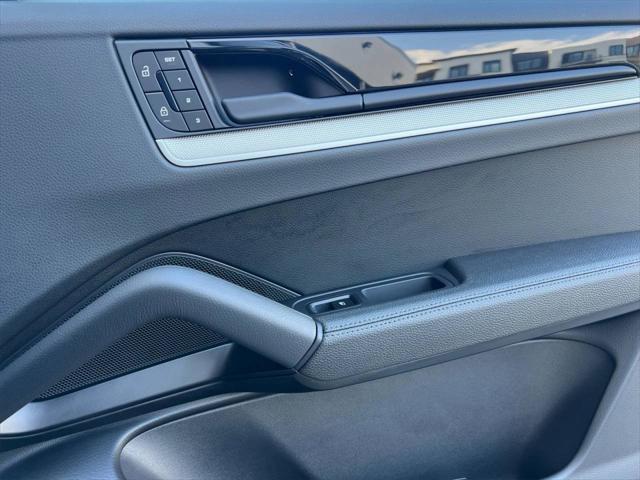 2025 Porsche Cayenne Unknown