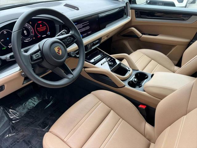 2025 Porsche Cayenne Unknown