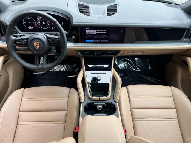 2025 Porsche Cayenne Unknown