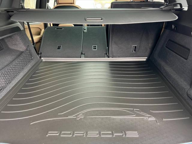 2025 Porsche Cayenne Unknown