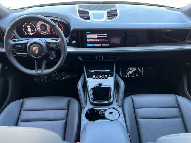 2025 Porsche Cayenne Unknown