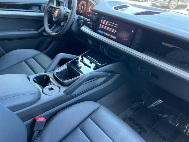 2025 Porsche Cayenne Unknown