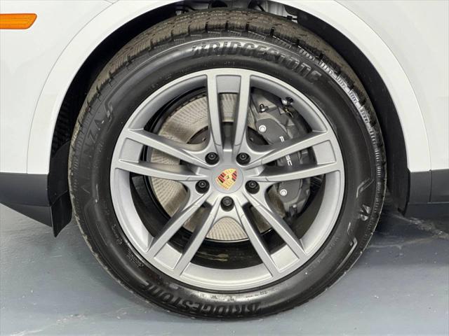 2025 Porsche Cayenne Unknown