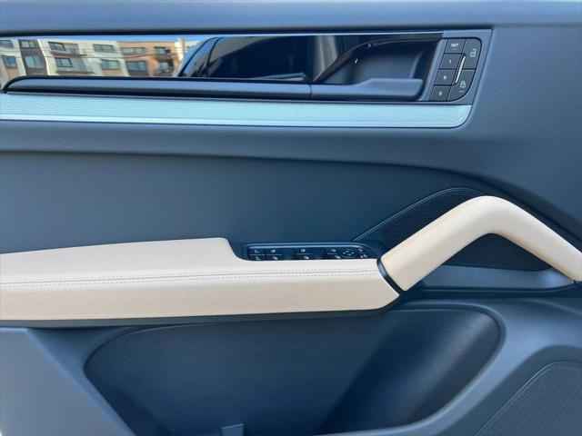 2025 Porsche Cayenne Unknown