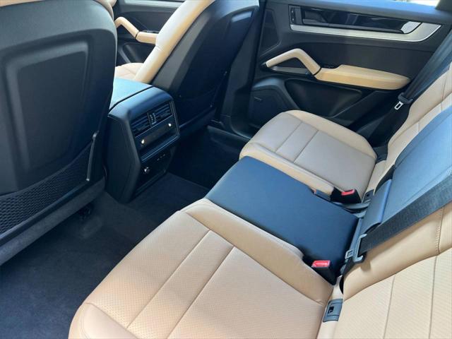 2025 Porsche Cayenne Unknown