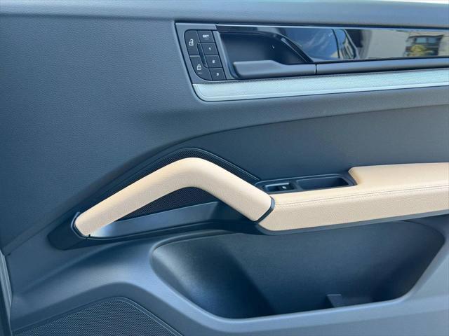2025 Porsche Cayenne Unknown