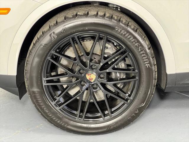 2025 Porsche Cayenne Unknown