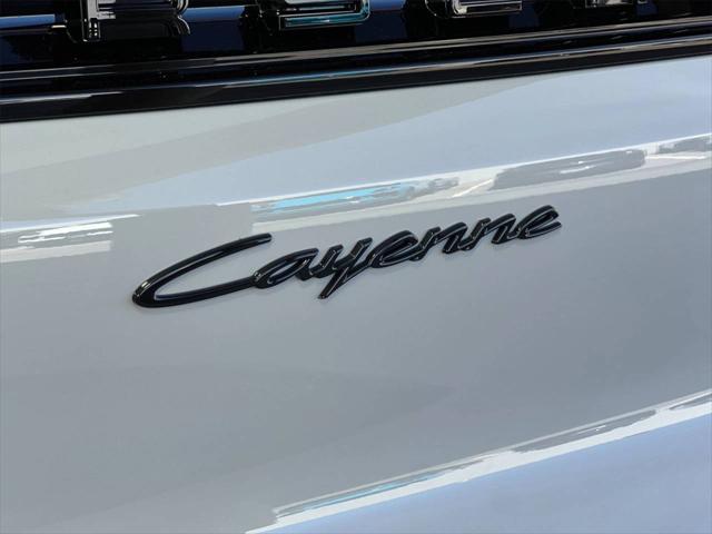 2025 Porsche Cayenne Unknown