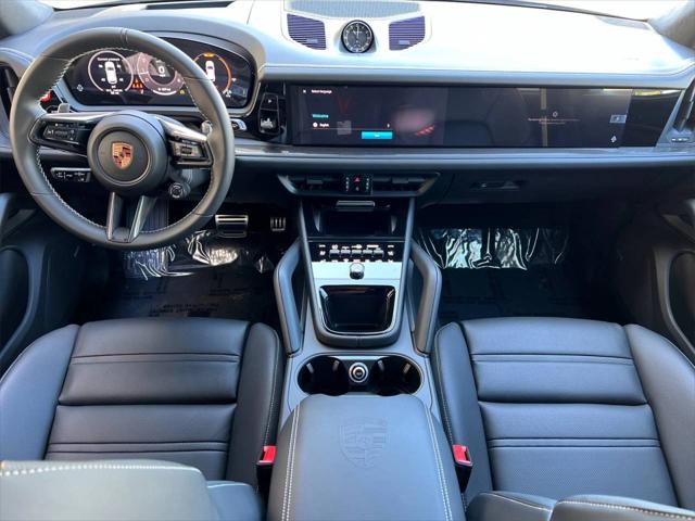 2025 Porsche Cayenne GTS