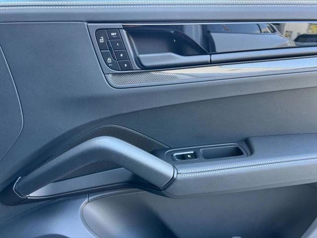 2025 Porsche Cayenne GTS