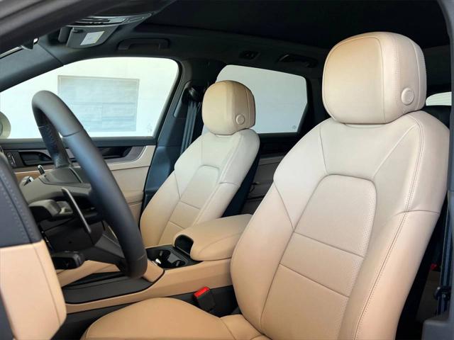 2025 Porsche Cayenne Unknown