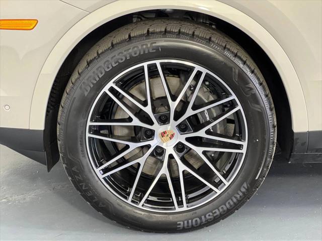 2025 Porsche Cayenne Unknown