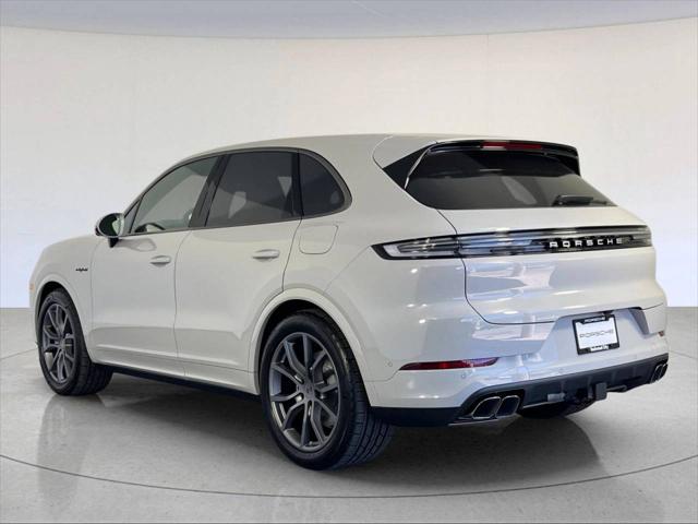 2025 Porsche Cayenne E-Hybrid Turbo