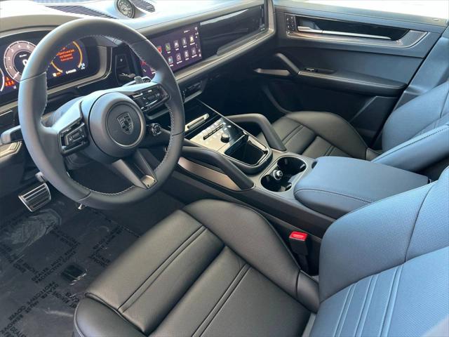 2025 Porsche Cayenne E-Hybrid Turbo