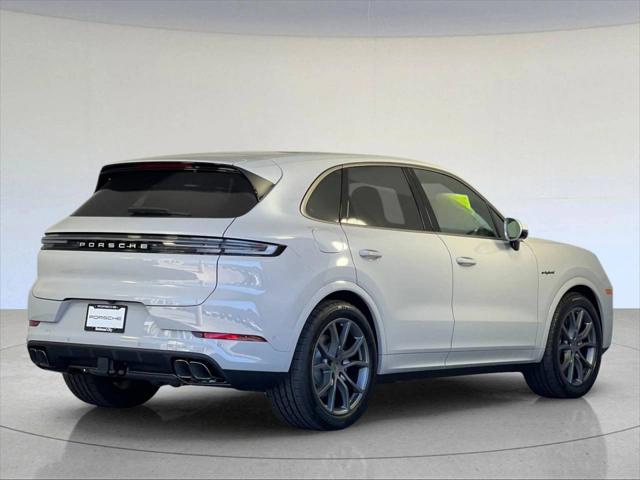 2025 Porsche Cayenne E-Hybrid Turbo