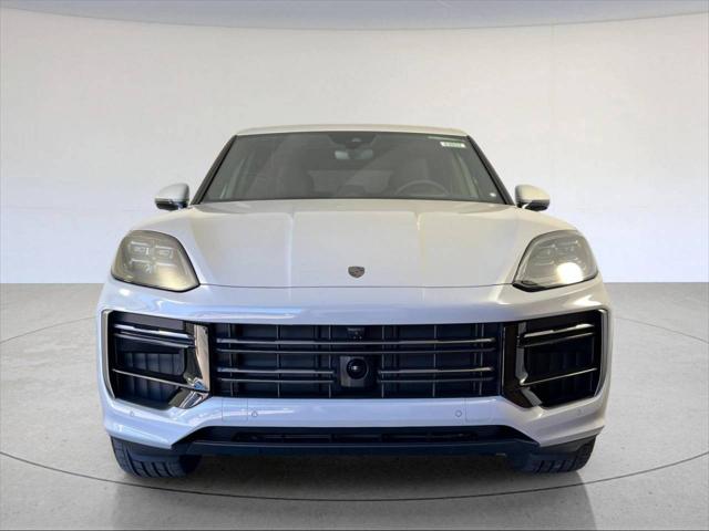2025 Porsche Cayenne E-Hybrid Turbo