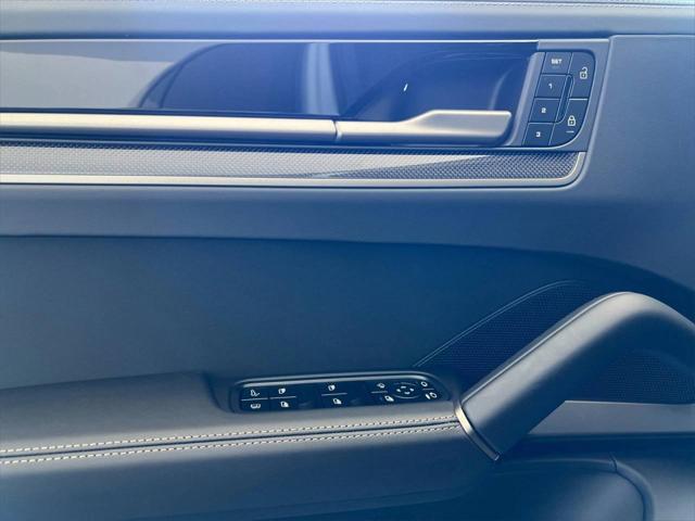 2025 Porsche Cayenne E-Hybrid Turbo