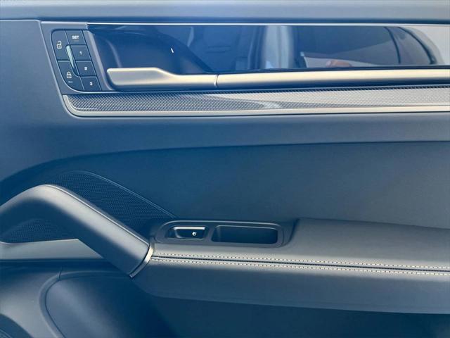 2025 Porsche Cayenne E-Hybrid Turbo
