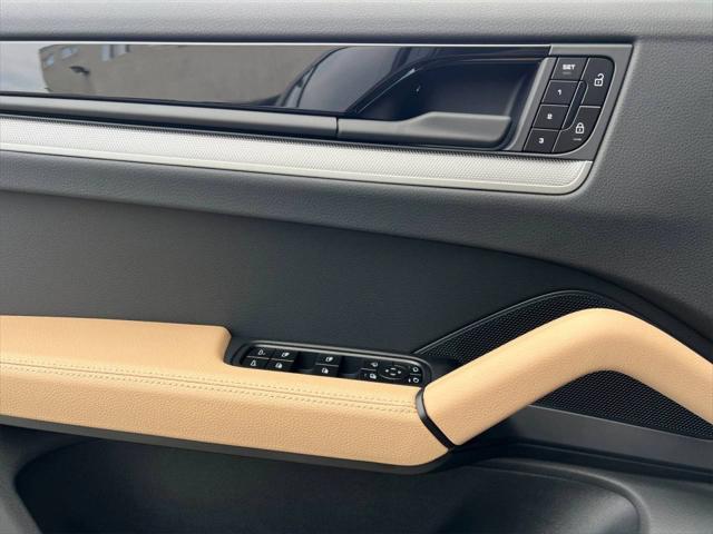 2025 Porsche Cayenne Unknown