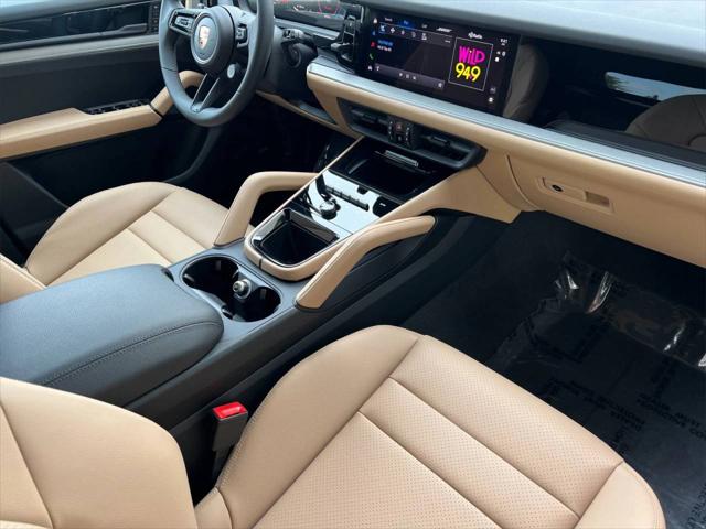 2025 Porsche Cayenne Unknown