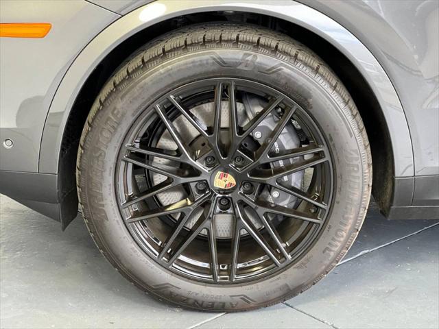 2025 Porsche Cayenne Coupe