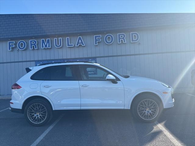 2017 Porsche Cayenne Base