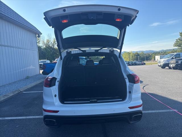 2017 Porsche Cayenne Base