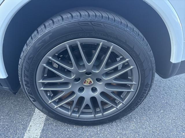 2017 Porsche Cayenne Base