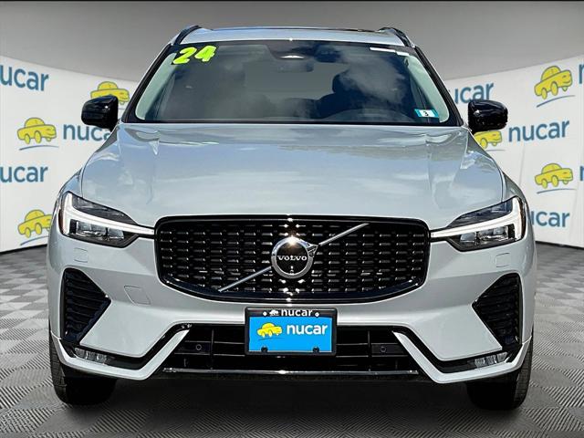 2024 Volvo XC60 B5 Plus Dark Theme