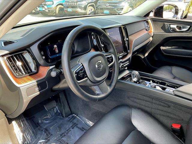 2024 Volvo XC60 B5 Plus Dark Theme