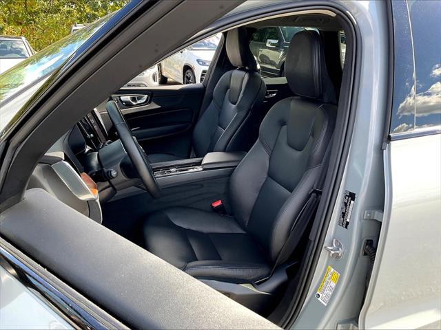 2024 Volvo XC60 B5 Plus Dark Theme