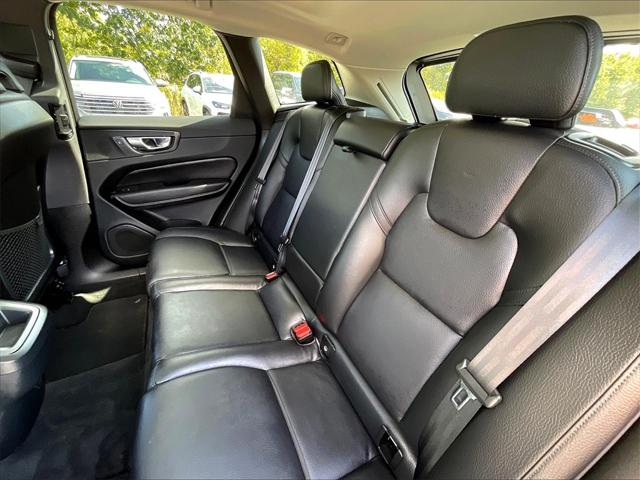 2024 Volvo XC60 B5 Plus Dark Theme