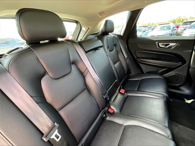 2024 Volvo XC60 B5 Plus Dark Theme