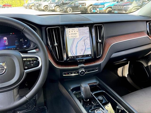 2024 Volvo XC60 B5 Plus Dark Theme
