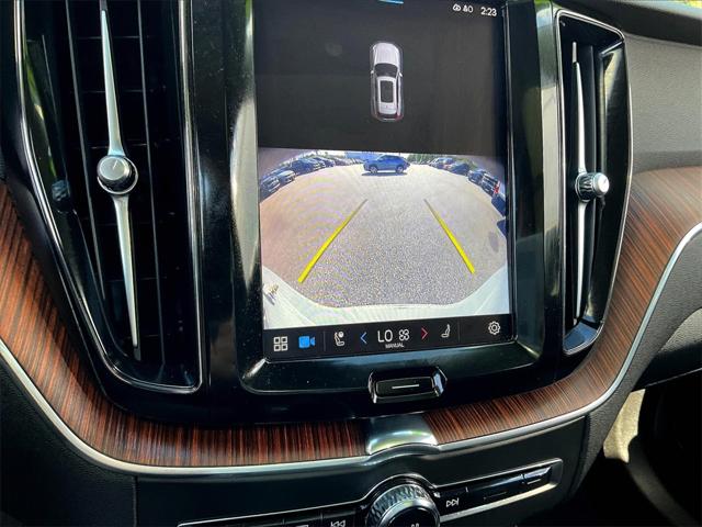 2024 Volvo XC60 B5 Plus Dark Theme
