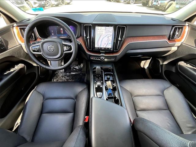 2024 Volvo XC60 B5 Plus Dark Theme