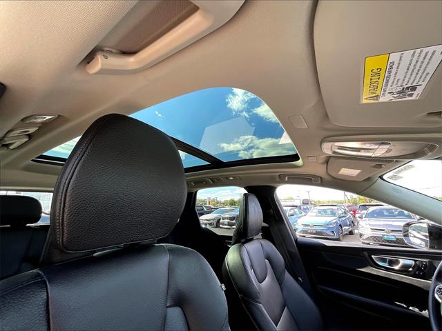 2024 Volvo XC60 B5 Plus Dark Theme