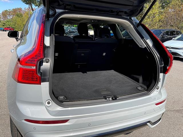 2024 Volvo XC60 B5 Plus Dark Theme