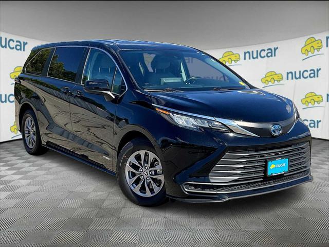 2021 Toyota Sienna LE for sale in Norwood, MA
