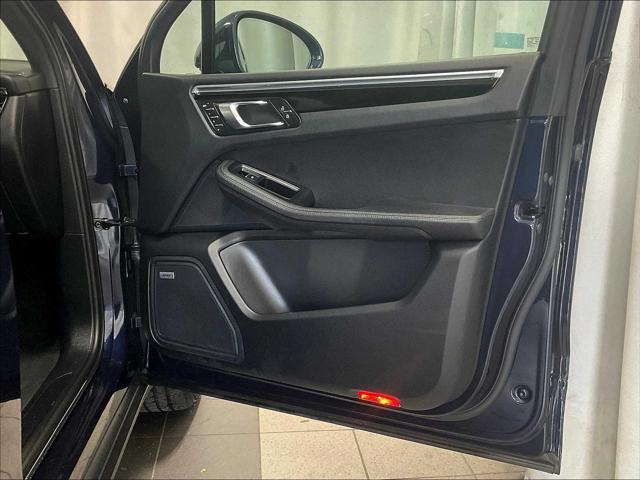 2021 Porsche Macan Unknown