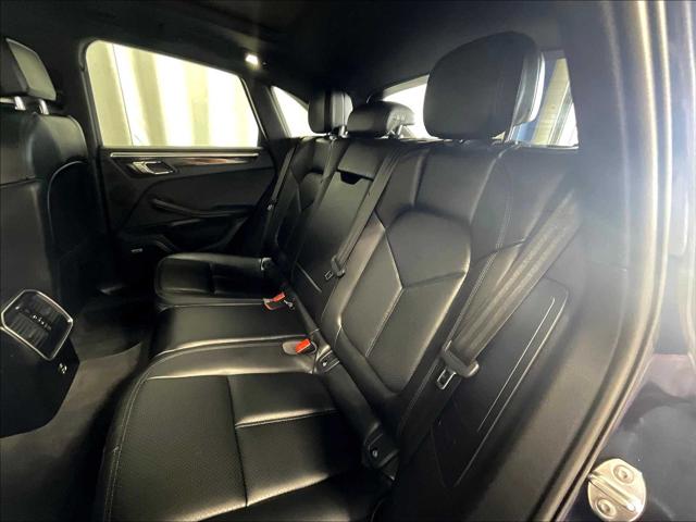 2021 Porsche Macan Unknown