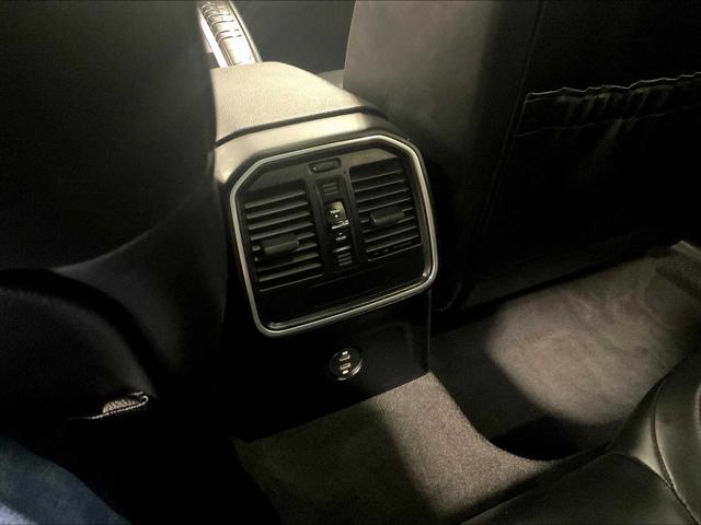 2021 Porsche Macan Unknown